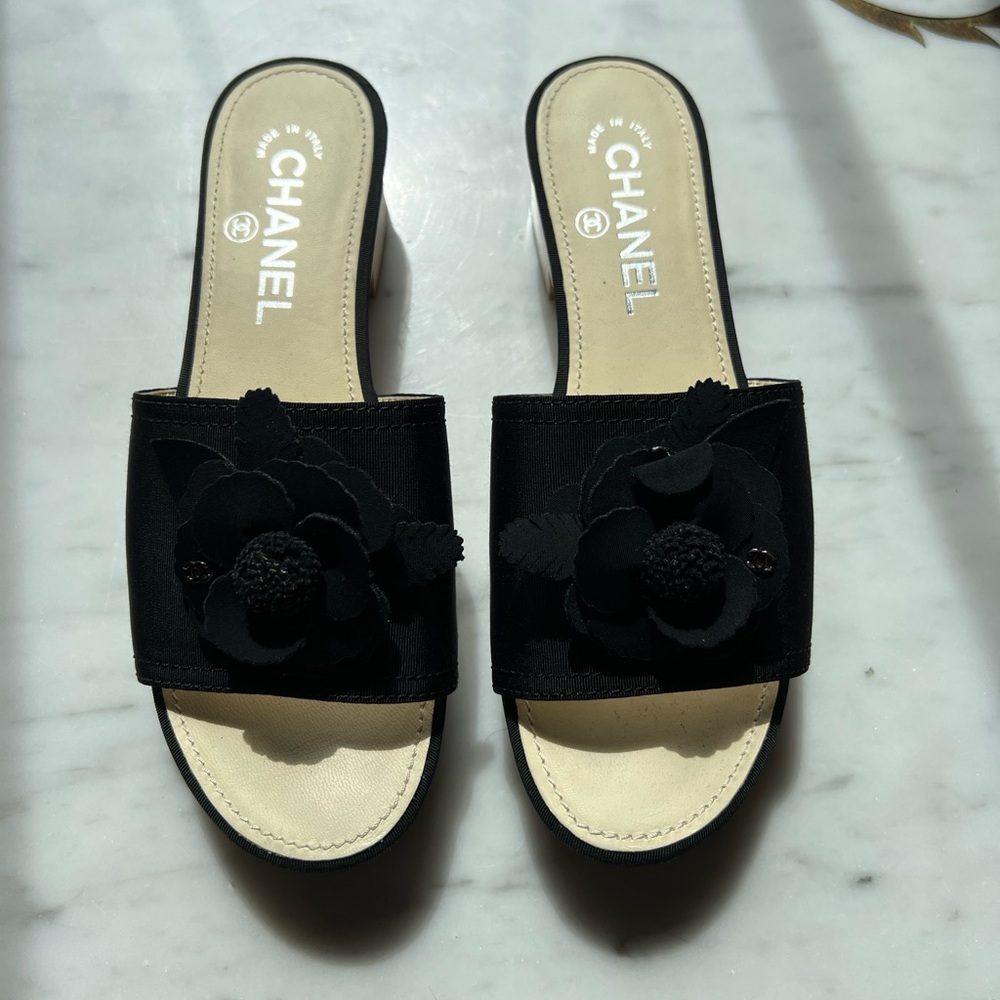 Chanel sandal clog mules - Picture 2 of 12
